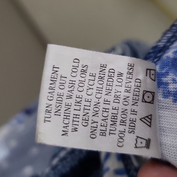 Absolutely Famous Womens Blouse Size 2X Blue Floral Patchwork Short Seeve - Picture 5 of 13